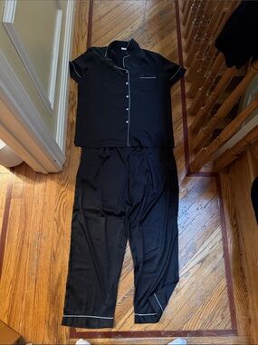 Black Women's Two-Piece Pajama Set with Contrast Piping. FEELS LIKE SILK So cute